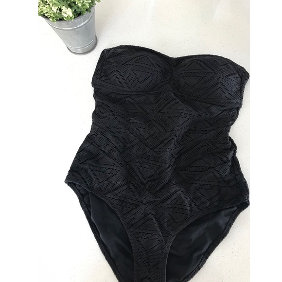 Jessica Simpson Other - 🖤 3 for $20! Black one piece sweetheart neckline